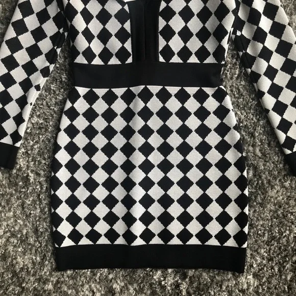 BALMAIN Two-Tone Intarsia-Knit Mini Dress - Picture 11 of 16